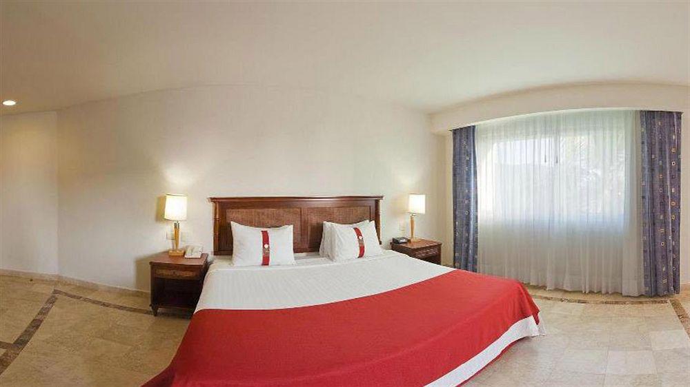 Hotel Gamma Plaza Ixtapa 3*